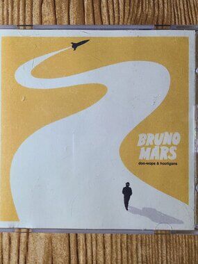 Bruno Mars "Doo-Wops & Hooligans" Music CD (AS IS)